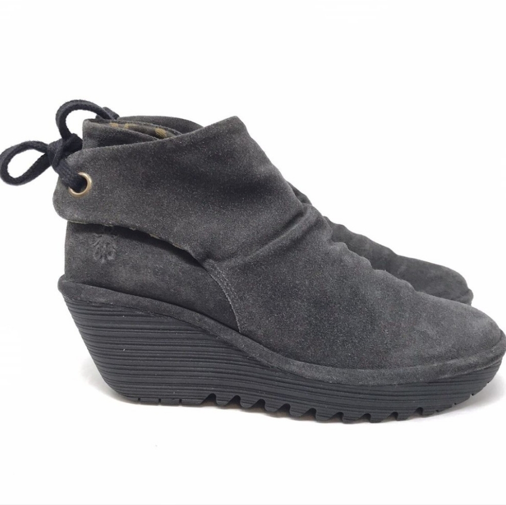 FLY London Yebi Gray/ Grey Suede Ruched Ankle Boots w/Tie Back Laces Sz Euro 39